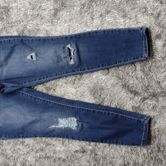 Maurice's Small X-Short mid rise Distressed slightly stretchy jeans - Picture 4 of 12